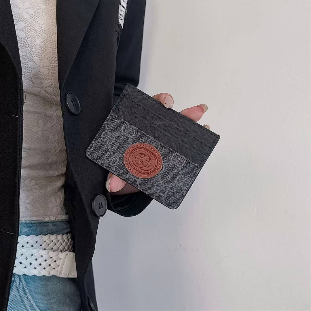 gucci gucci Logo Slim Wallet Card Holder