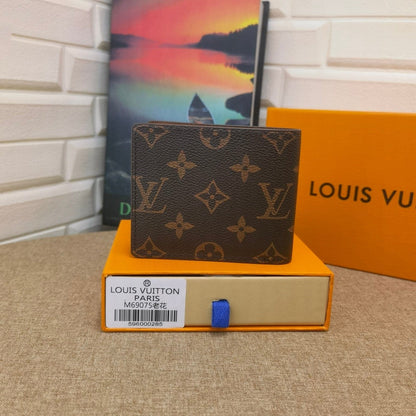 HypedEffects Black Leather louis vuitton Wallet With Gray Monogram
