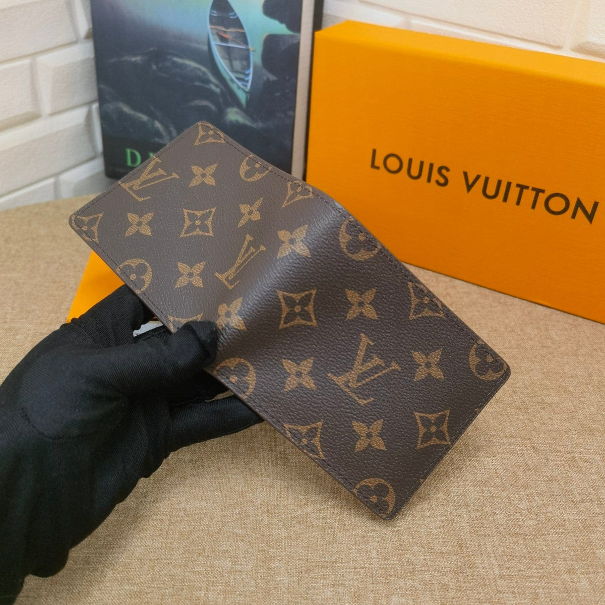 HypedEffects Black Leather louis vuitton Wallet With Gray Monogram