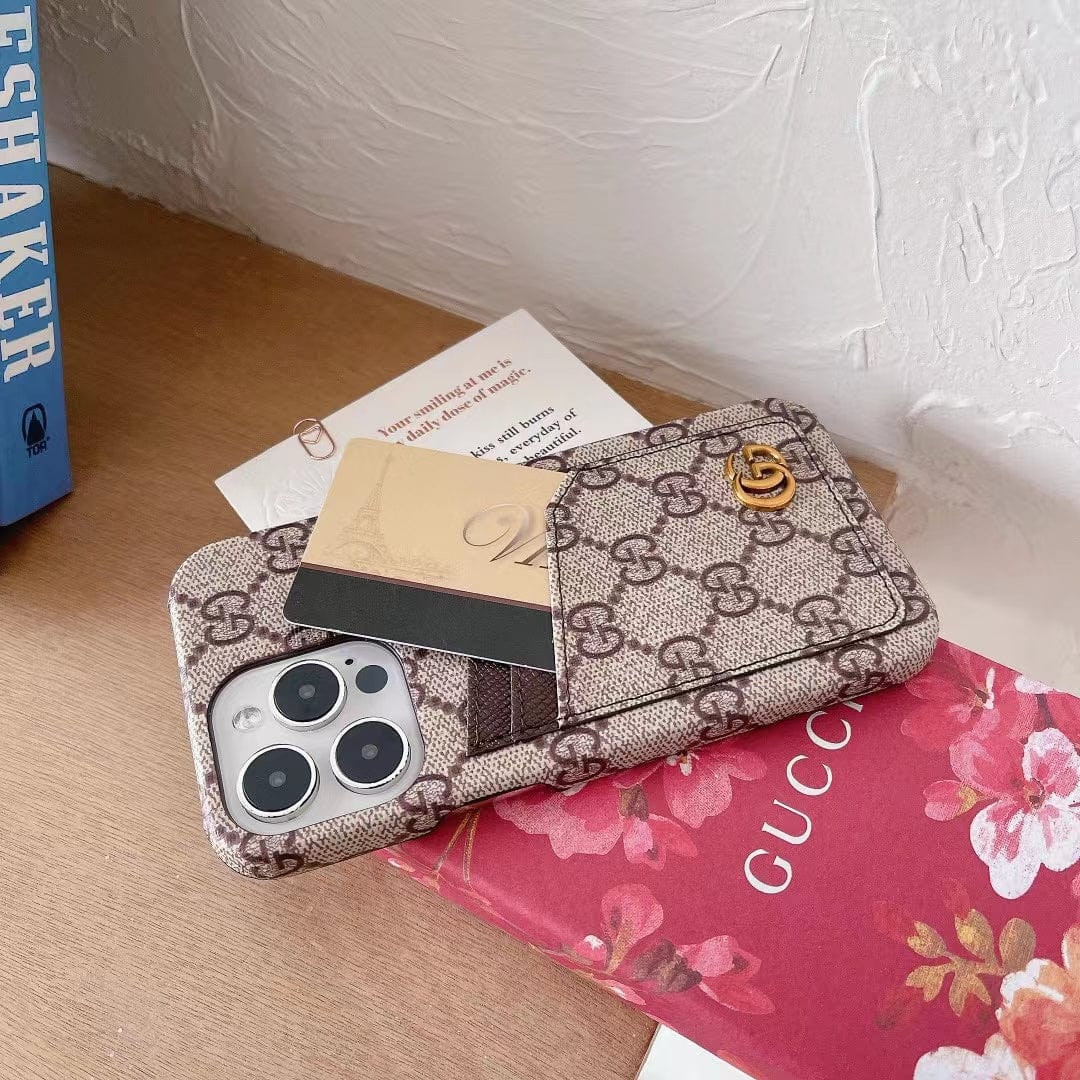 HypedEffects Embrace Italian Glamour: Introducing the gucci iPhone 17 Pouch Case