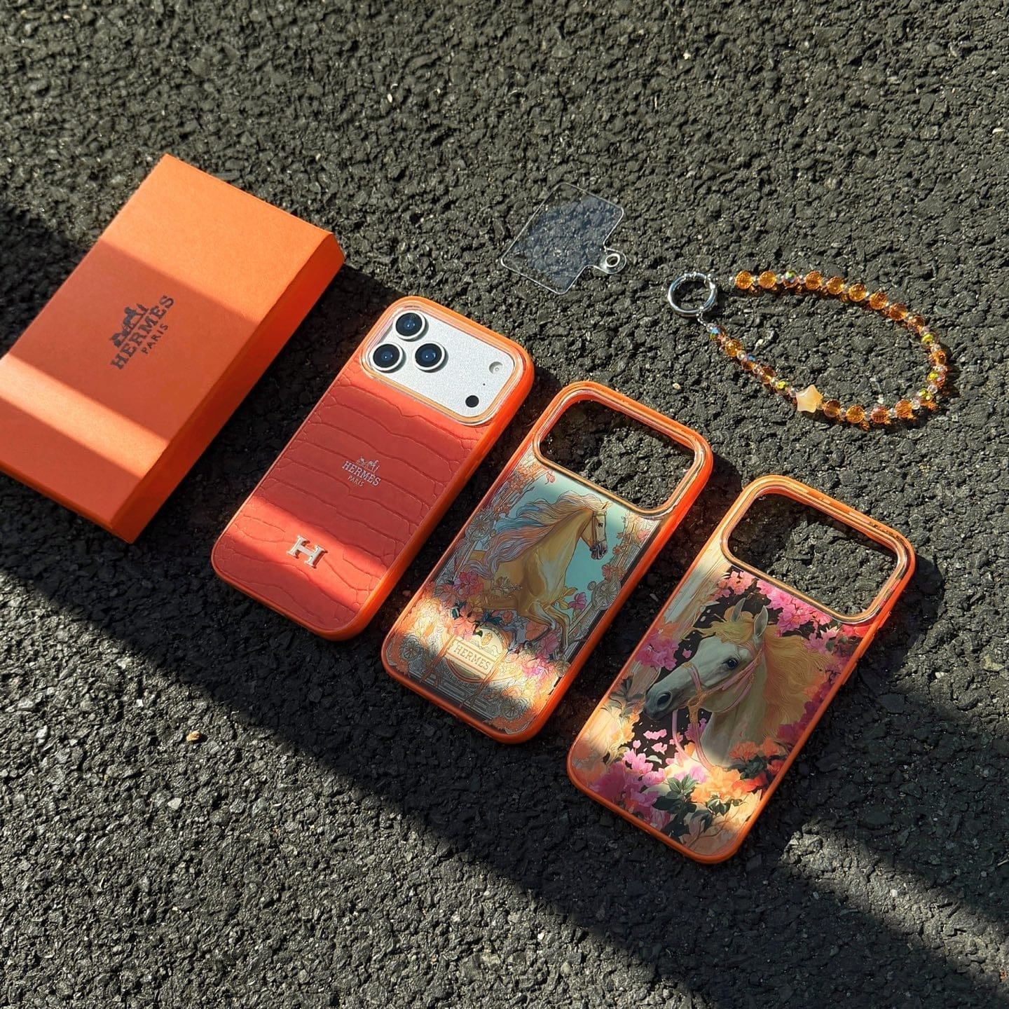 HypedEffects Hermès Horse Art Orange Designer iPhone Case with Wrist Chain Descript