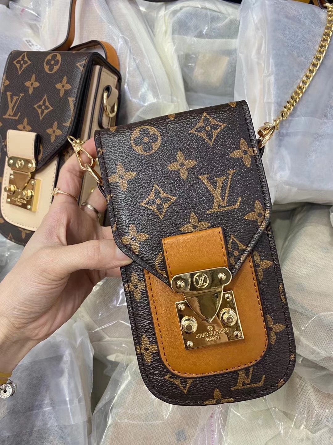 HypedEffects louis vuitton louis vuitton Phone Pouch Bags For Mobile Phones 6.7 Inch