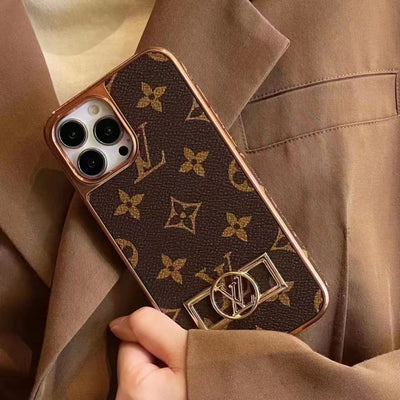 HypedEffects louis vuitton Monogram iPhone 15 Case with Golden louis vuitton Inlay