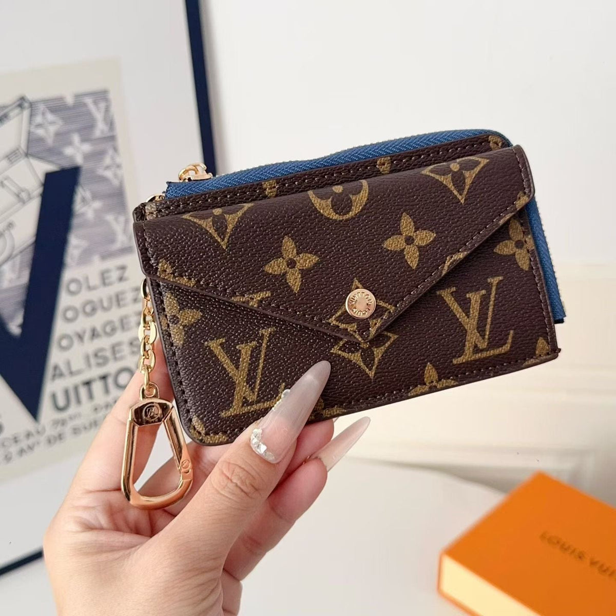 HypedEffects louis vuitton Monogram Wallet Card Holder with Key Clip