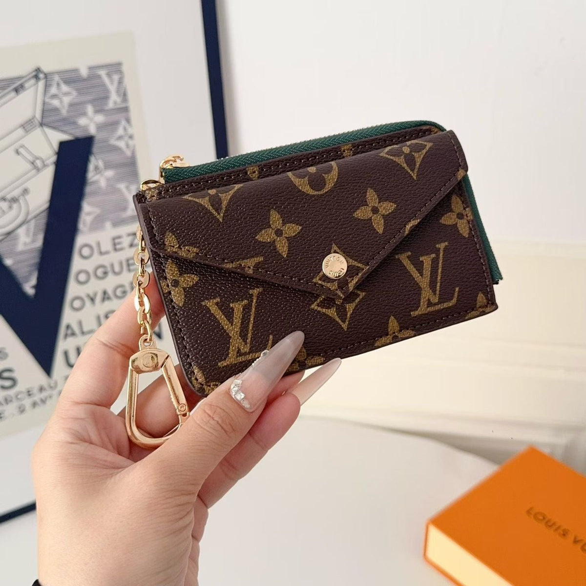 HypedEffects louis vuitton Monogram Wallet Card Holder with Key Clip