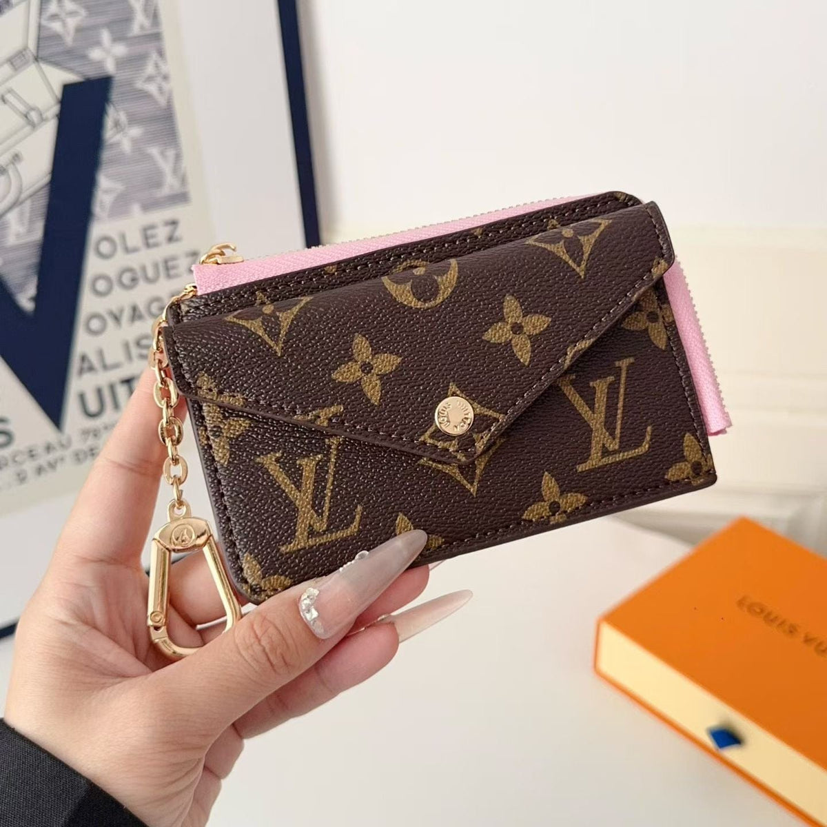 HypedEffects louis vuitton Monogram Wallet Card Holder with Key Clip