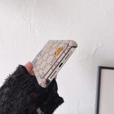 Tunde Store Embrace Italian Glamour: Introducing the Gucci iPhone 15 Pouch Case